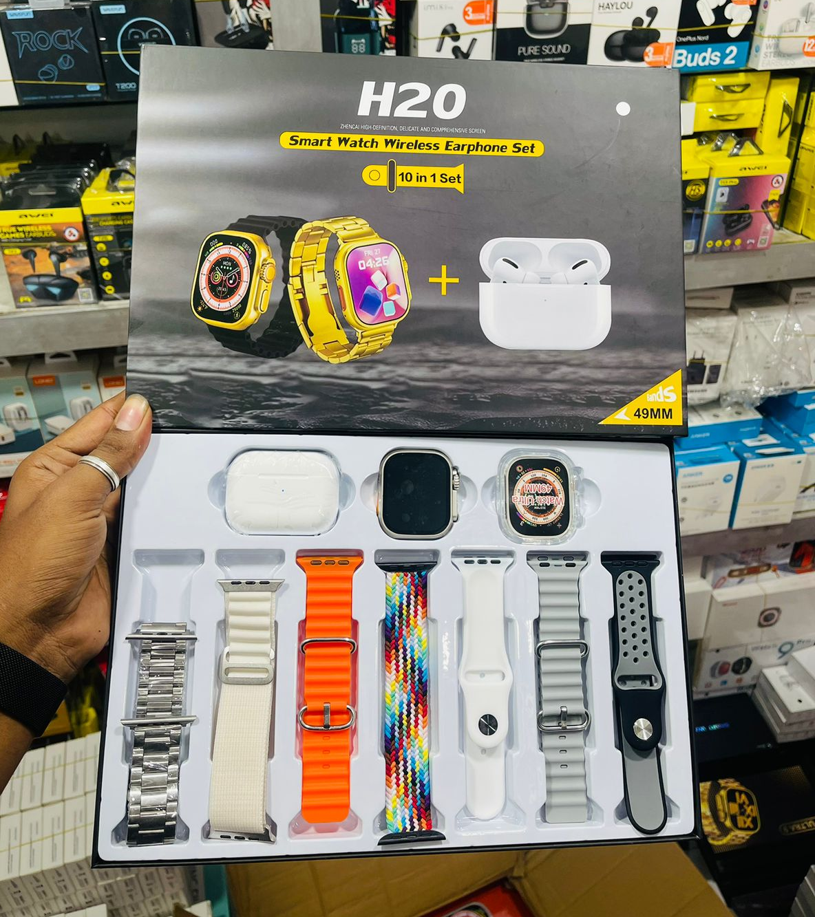 H20 Ultra Smartwatch 10 in 1 with 7 Straps,
